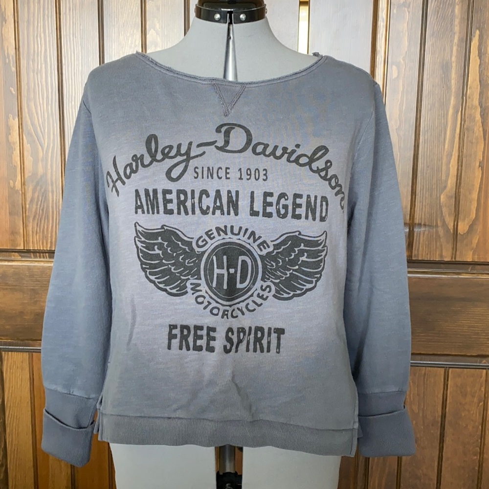Pullover sweatshirt